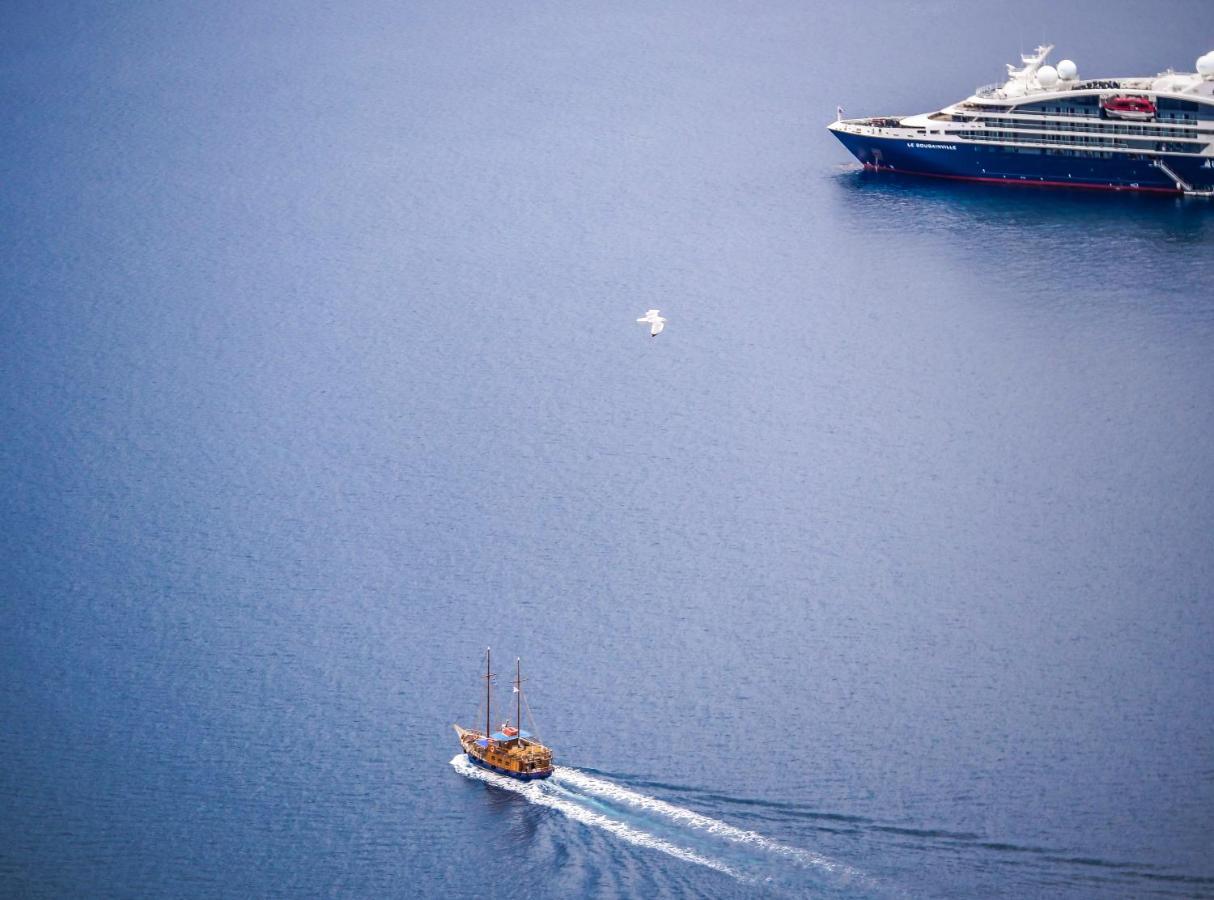 Neoklassiko Koukouli Fira (Santorini) Exterior foto